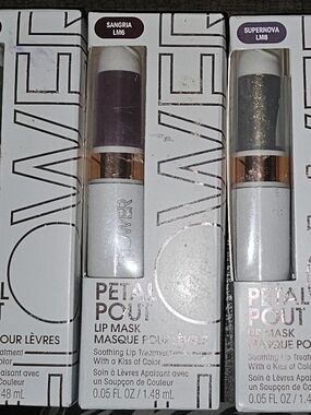 Petal Pout Lip Mask. Set Of 3. Smoothing Lip Treatment With A Kiss Of Color